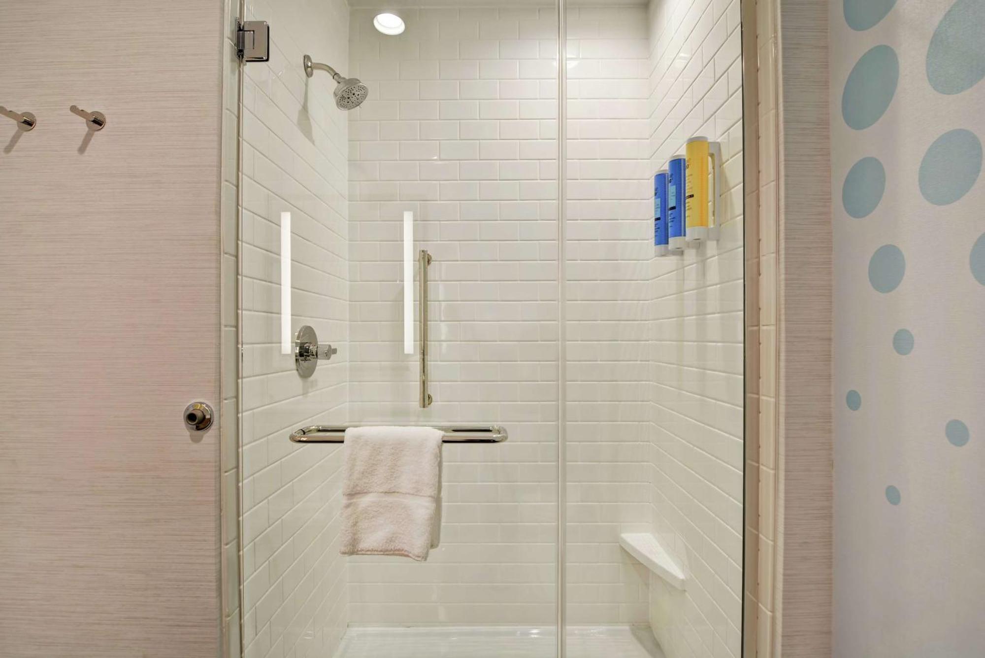Tru By Hilton Richmond Hotel Bagian luar foto